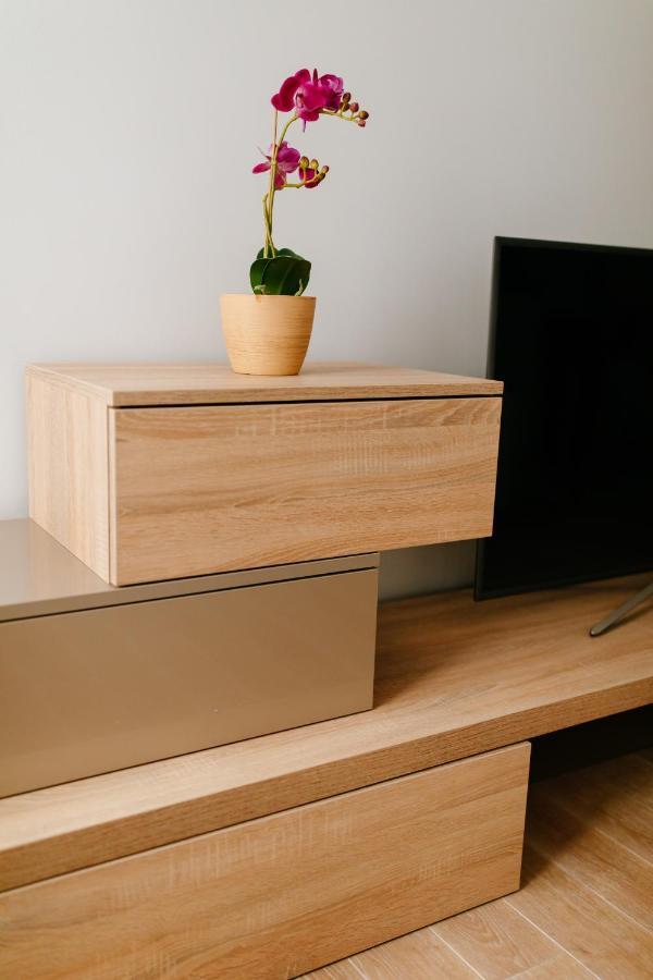 New Exclusive 2 Bedroom Apartment In Oldriga Exteriör bild
